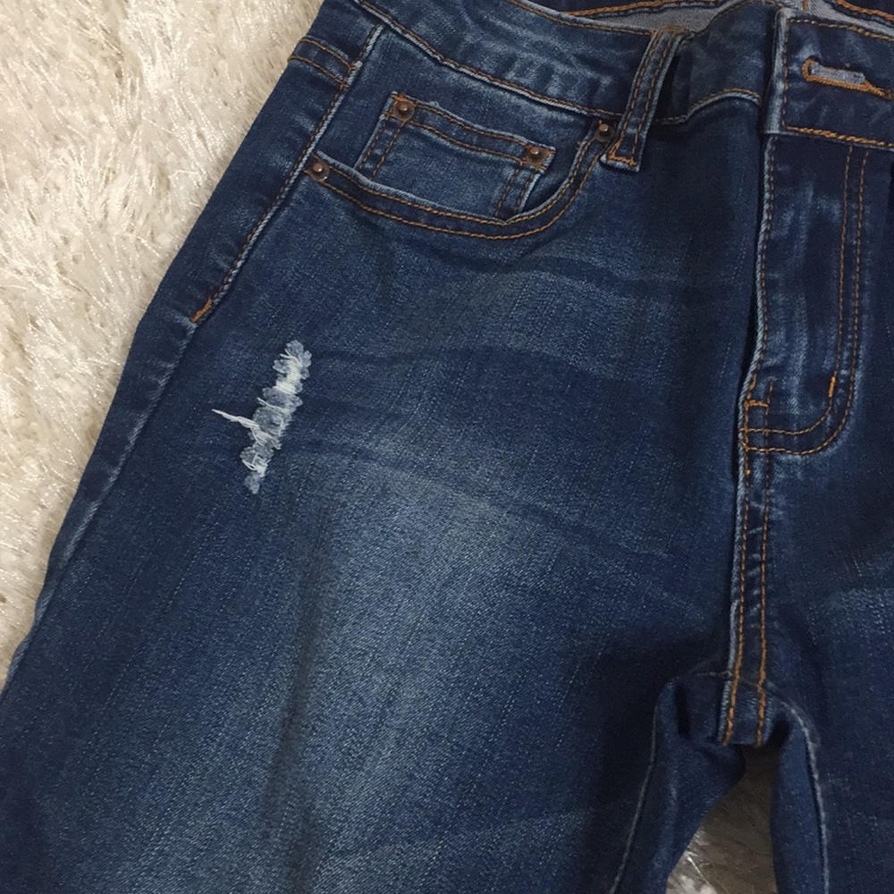 Size 3 Butt lifting Jeans - Picture 5 of 6